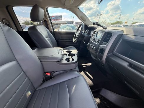 Used 2017 RAM 1500 Express RWD image 25