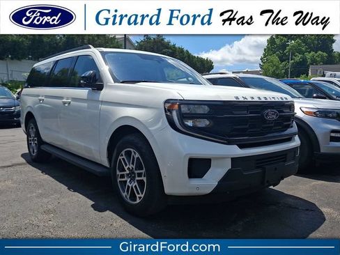 Used 2025 Ford Expedition Max Active AWD/4WD image 1