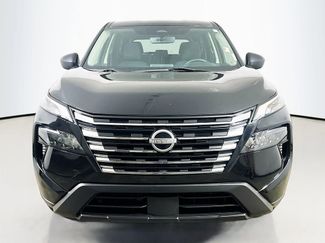 Used 2024 Nissan Rogue S video 2