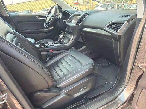 Used 2016 Ford Edge SEL w/ Equipment Group 201A AWD/4WD image 9