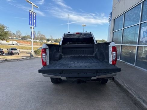 Used 2022 Ford F250 XL w/ Power Equipment Group image 7