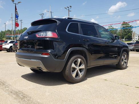 Used 2020 Jeep Cherokee Limited w/ Advanced Safety Group AWD/4WD image 3