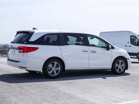 Used 2023 Honda Odyssey EX image 4