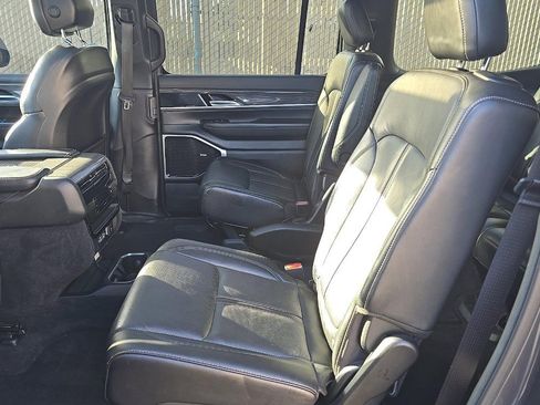 Used 2022 Jeep Wagoneer Series III w/ Premium Group I AWD/4WD image 10