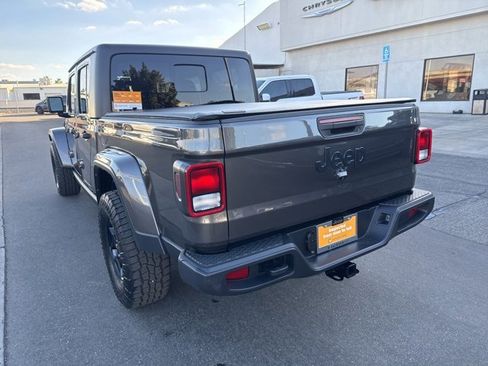 Certified 2022 Jeep Gladiator Sport image 3