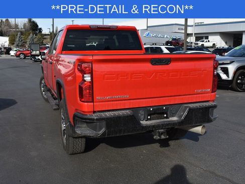Used 2023 Chevrolet Silverado 2500 Custom w/ Custom Value Package image 3