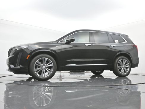 New 2025 Cadillac XT6 Premium Luxury w/ LPO, Floor Liner Package image 16