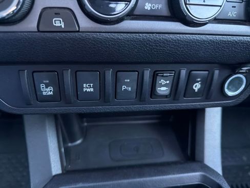 Used 2016 Toyota Tacoma SR5 image 47