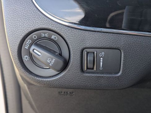 Used 2019 Dodge Grand Caravan SE image 21