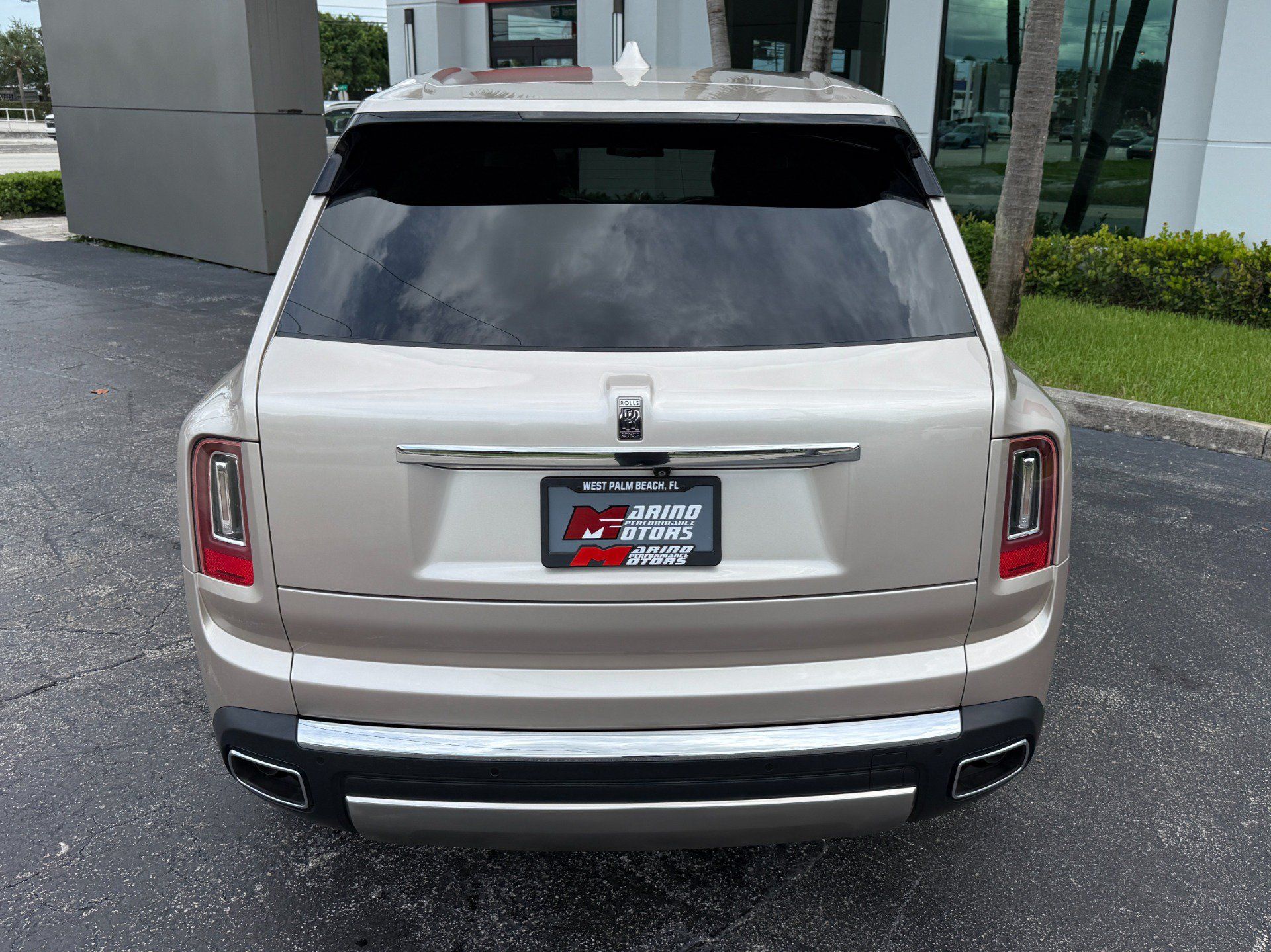 Used 2020 Rolls-Royce Cullinan AWD/4WD image 16