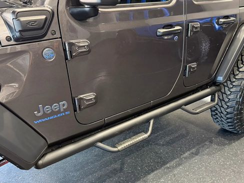 Used 2025 Jeep Wrangler Unlimited Rubicon 4xe w/ Convenience Group image 8