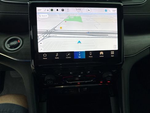 Used 2024 Jeep Grand Cherokee L Overland w/ Rear Seat Video Group I image 24