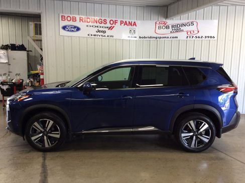 Used 2023 Nissan Rogue SL w/ SL Premium Package image 2