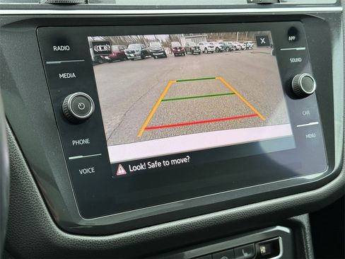 Used 2021 Volkswagen Tiguan SE R-Line image 24