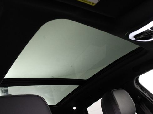 Certified 2025 Porsche Macan image 25