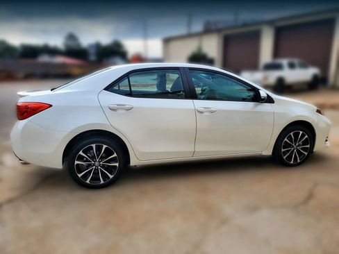Used 2017 Toyota Corolla SE FWD image 12