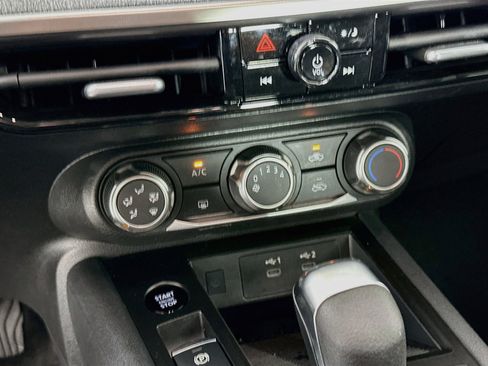 Used 2025 Nissan Kicks SV FWD image 22