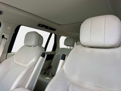 Used 2023 Land Rover Range Rover Long Wheelbase SE image 20