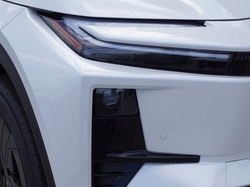 New 2026 Toyota C-HR image 2