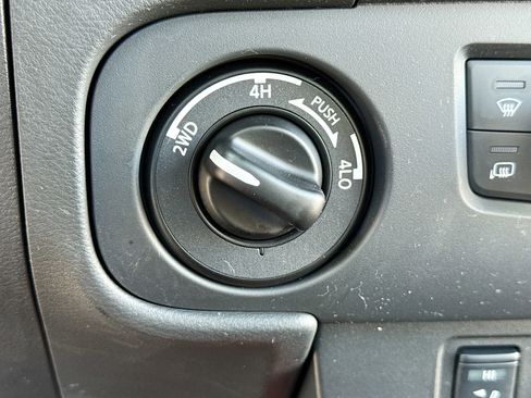 Used 2025 Nissan Frontier PRO-4X w/ Pro Premium Package image 10