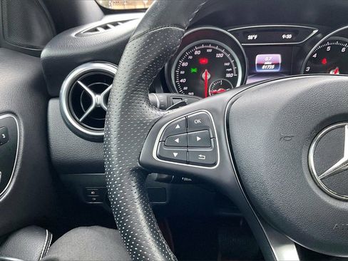 Used 2019 Mercedes-Benz GLA 250 4MATIC image 11