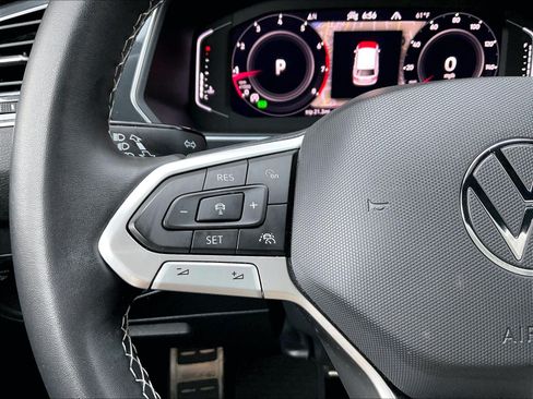 Certified 2023 Volkswagen Tiguan SEL R-Line AWD/4WD image 18