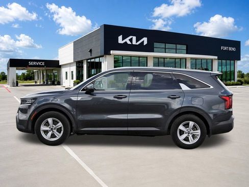 Used 2022 Kia Sorento LX FWD image 8