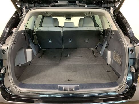 Used 2023 Toyota Highlander LE AWD/4WD image 13
