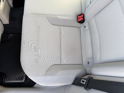 Used 2016 Volkswagen Golf S image 21