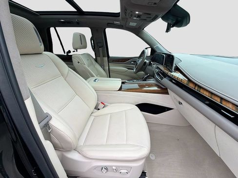 Used 2023 Cadillac Escalade Sport Platinum w/ LPO, ONYX Package AWD/4WD image 35