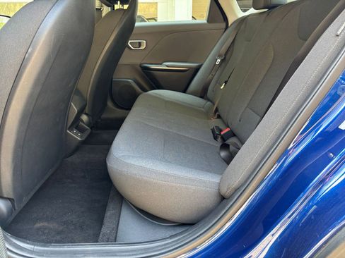 Used 2025 Kia K4 LXS FWD image 37