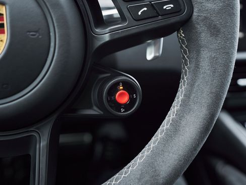 Used 2022 Porsche Cayenne Turbo GT image 61