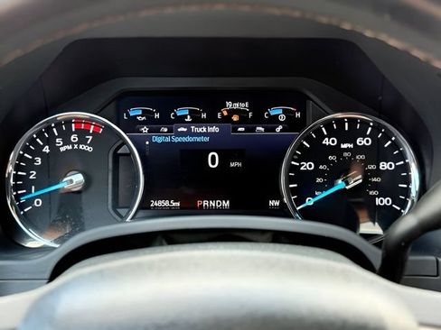 Used 2022 Ford F350 Platinum w/ Tremor Off-Road Package AWD/4WD image 37