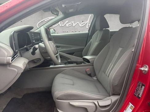 Used 2023 Hyundai Elantra SEL FWD image 19