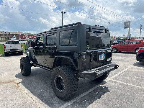 Used 2016 Jeep Wrangler Unlimited Rubicon AWD/4WD image 4