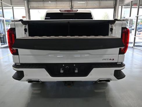 Used 2023 GMC Sierra 1500 AT4 w/ Technology Package AWD/4WD image 7