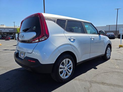 Used 2020 Kia Soul LX FWD image 6