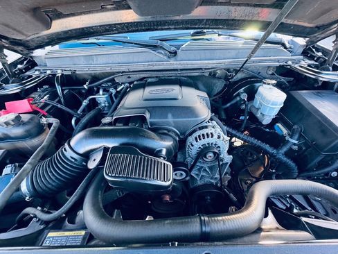 Used 2011 Chevrolet Tahoe LT w/ Luxury Package image 24