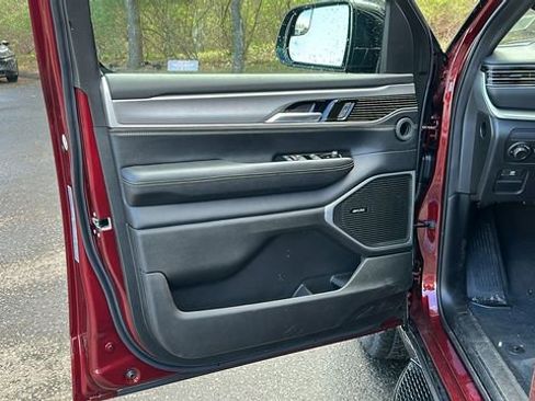 New 2026 Jeep Grand Wagoneer 4WD image 8