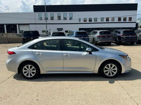 Used 2022 Toyota Corolla LE FWD image 7