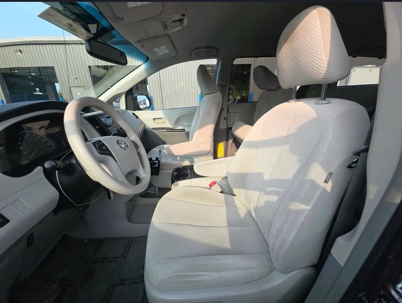 Used 2012 Toyota Sienna LE FWD image 8