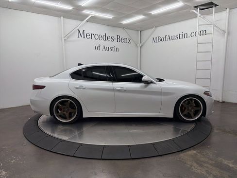 Used 2019 Alfa Romeo Giulia Ti w/ Quick Order Package 22Z Lusso image 9