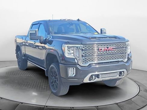 Used 2023 GMC Sierra 2500 Denali w/ Denali Black Diamond Edition AWD/4WD image 7