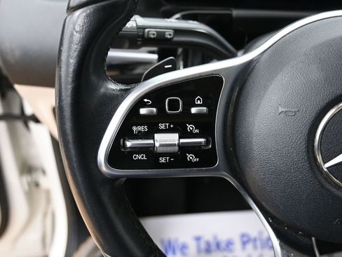 Used 2022 Mercedes-Benz GLA 250 w/ Premium Package Lite image 18