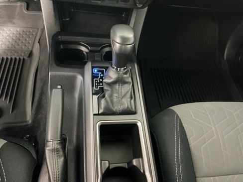 Used 2021 Toyota Tacoma TRD Sport w/ Technology Package AWD/4WD image 18