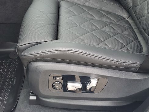 New 2026 BMW X5 xDrive50e image 9