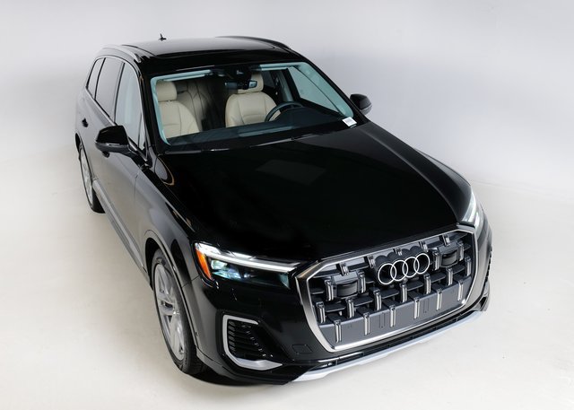 Used 2025 Audi Q7 3.0T Premium Plus w/ Premium Plus Package AWD/4WD image 4