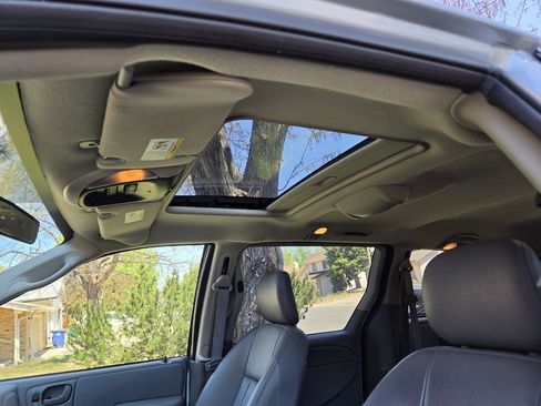 Used 2005 Dodge Grand Caravan SXT w/ Leather Interior Group FWD image 35