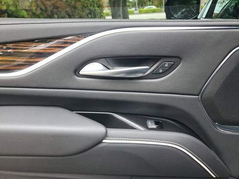 Used 2023 Cadillac Escalade Premium Luxury w/ Performance Package image 16