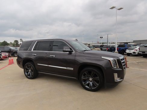 Used 2015 Cadillac Escalade Premium AWD/4WD image 7